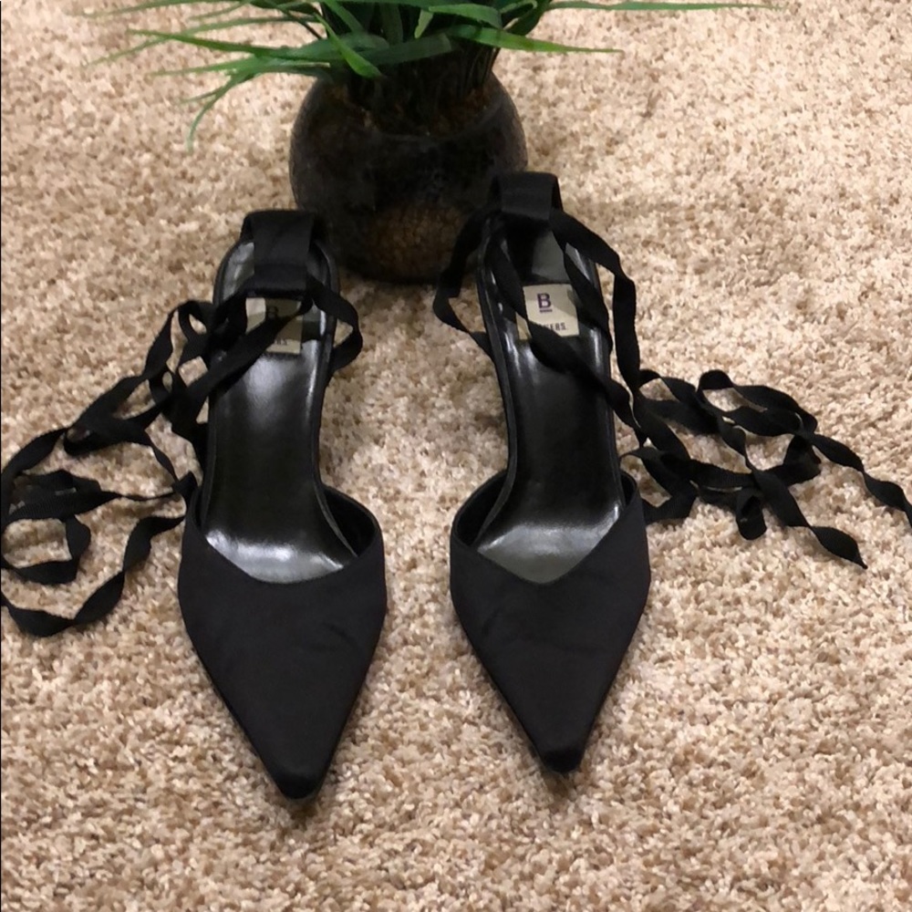 Women shoes by bakers